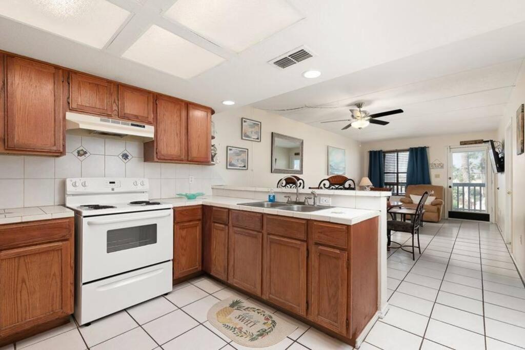 2 Bed 2 Bath By With Pool Hébergement de vacances South Padre Island
