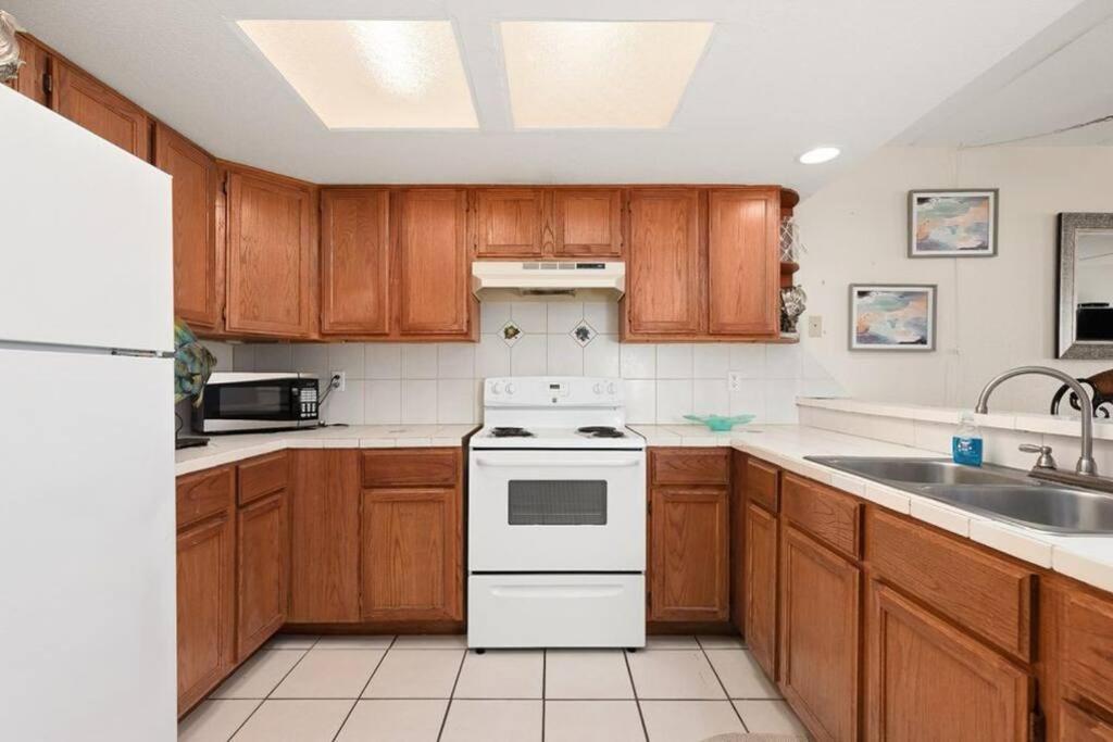 2 Bed 2 Bath By With Pool Hébergement de vacances South Padre Island